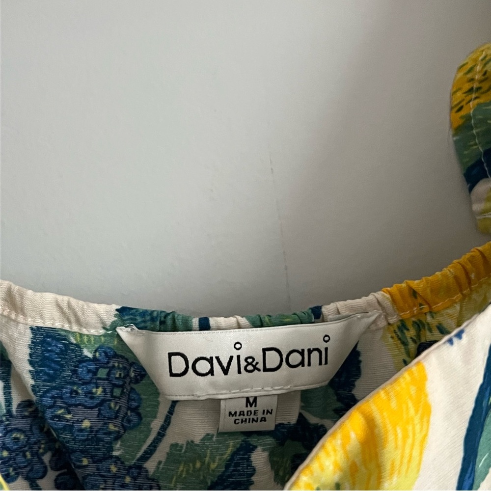 Davi & Dani Lemon Leaf Print Ruffle Strap Square Neckline Summer Blouse - Picture 5 of 5